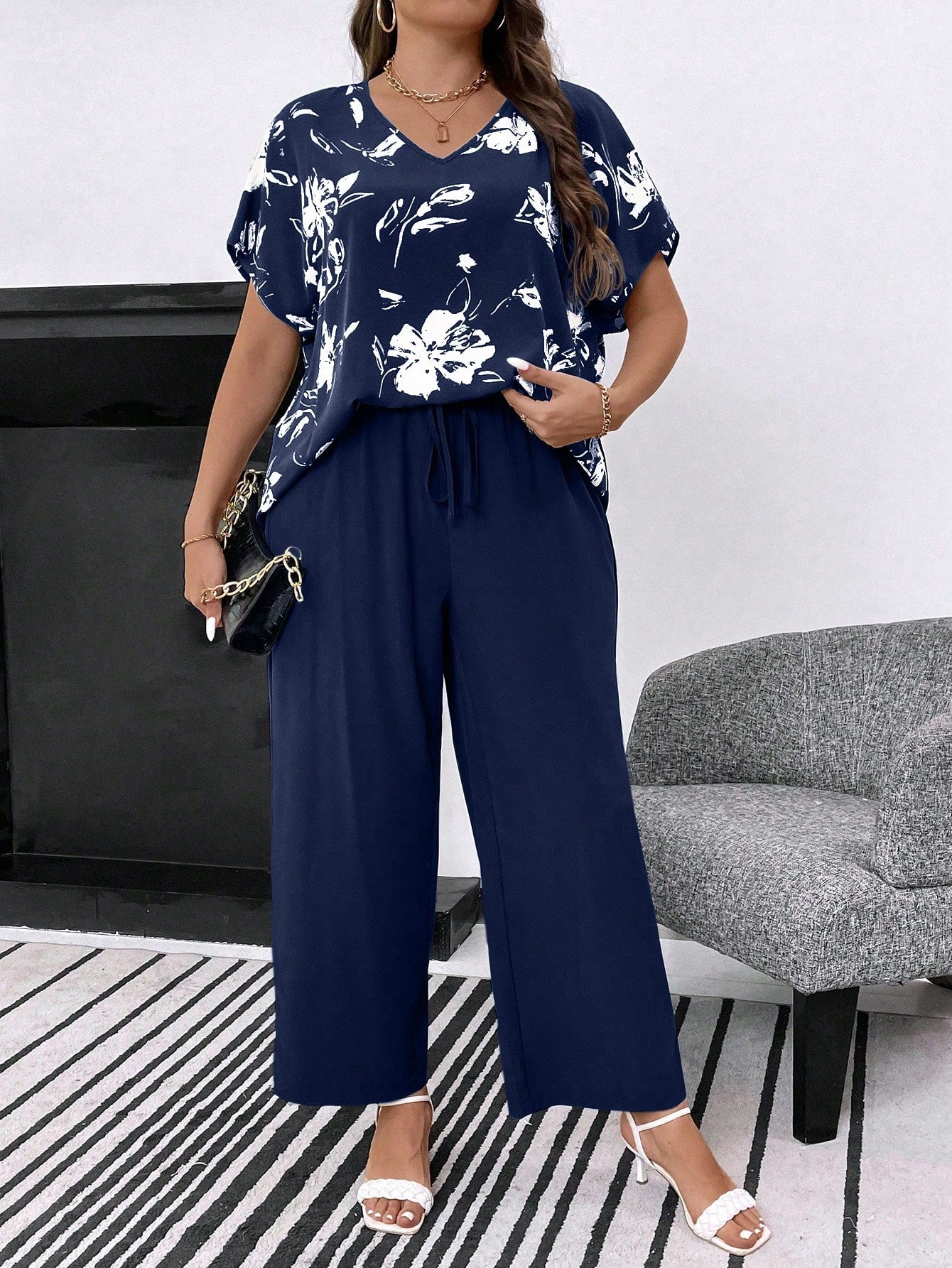 Conjunto Feminino de Blusa e Calça Gina. Plus Size.