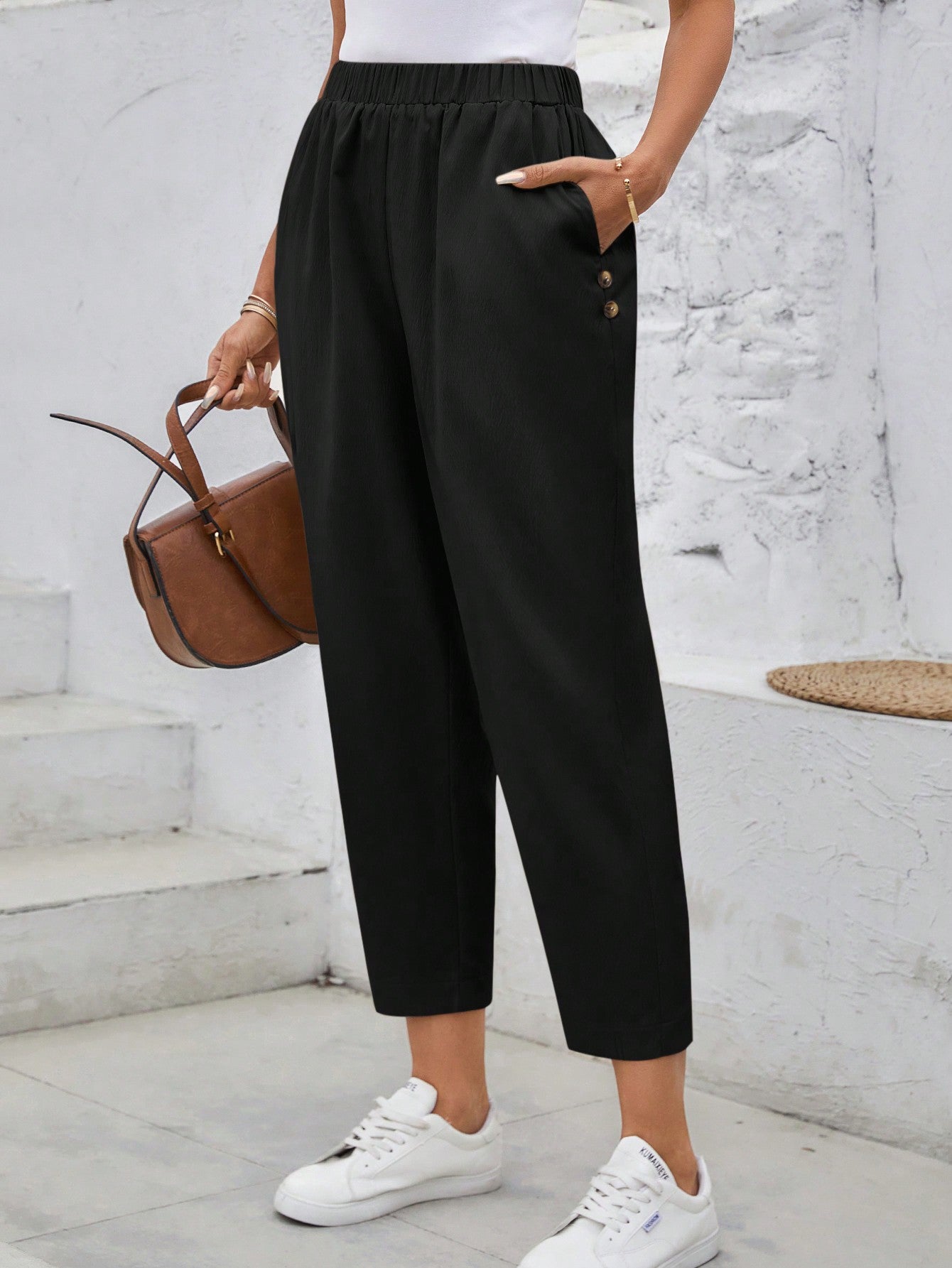 Calça Feminina com Elástico na Cintura e Bolsos Mariza