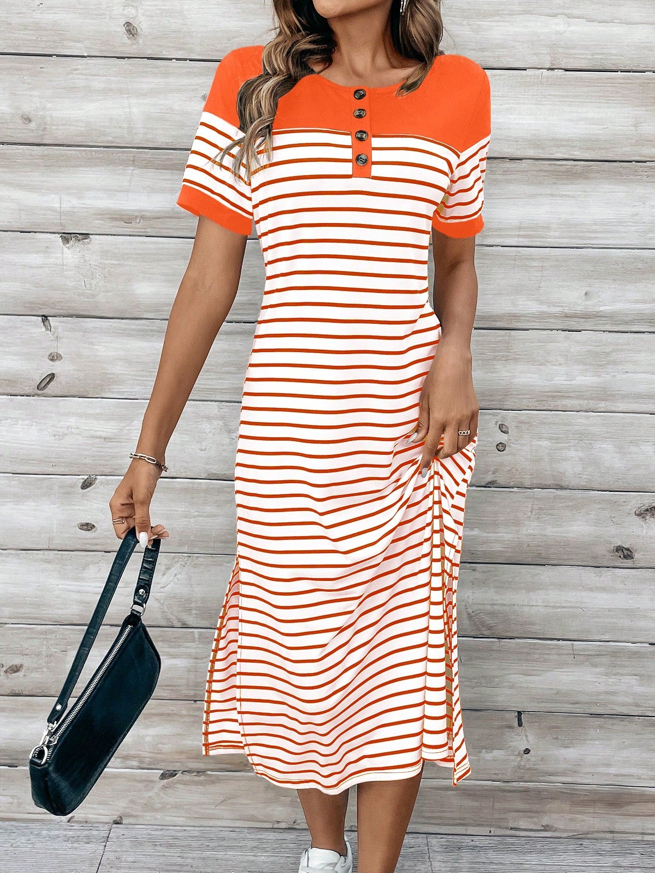 Vestido Feminino comprido manga curta com estampas listradas Miranda