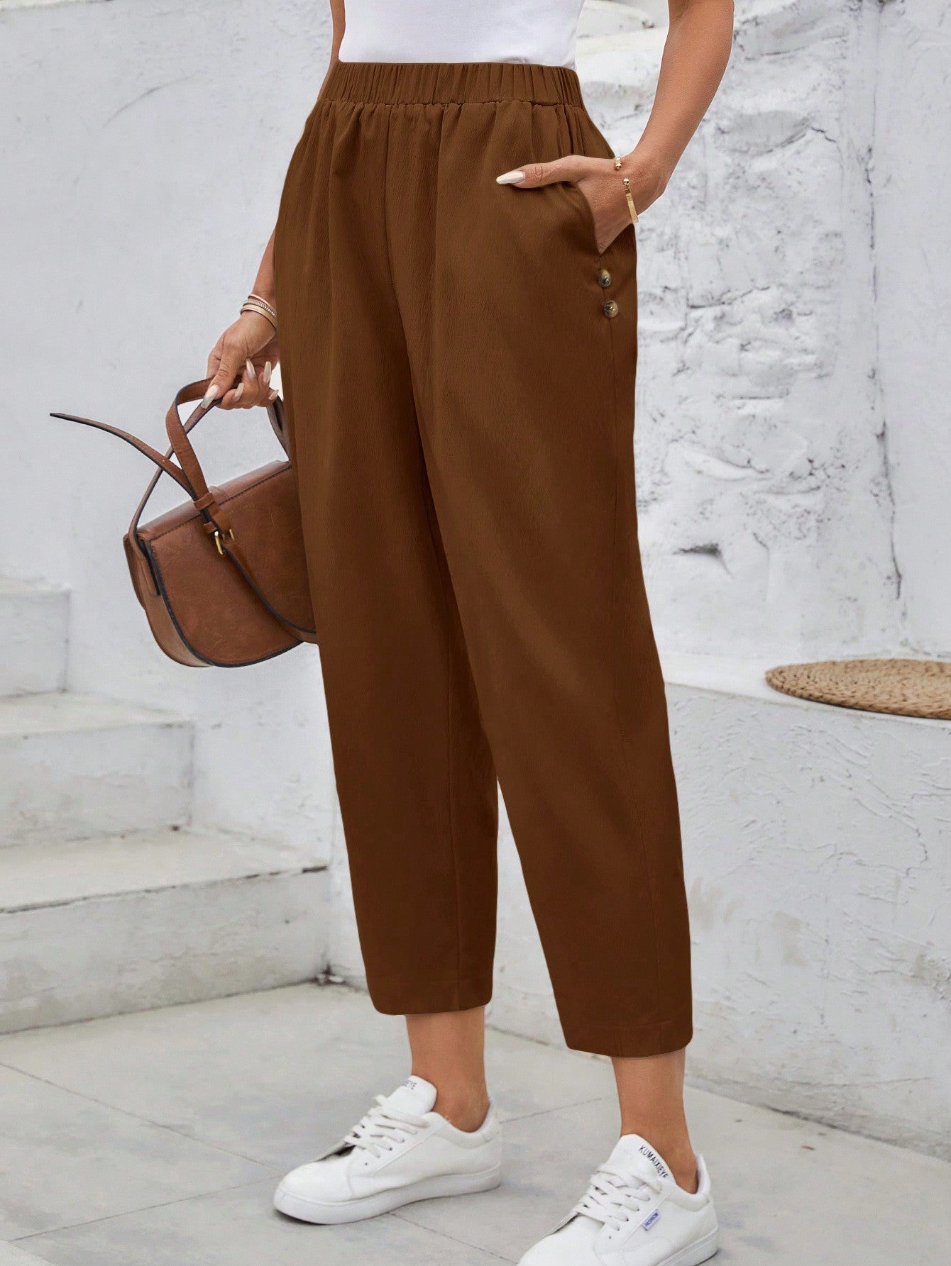 Calça Feminina com Elástico na Cintura e Bolsos Mariza