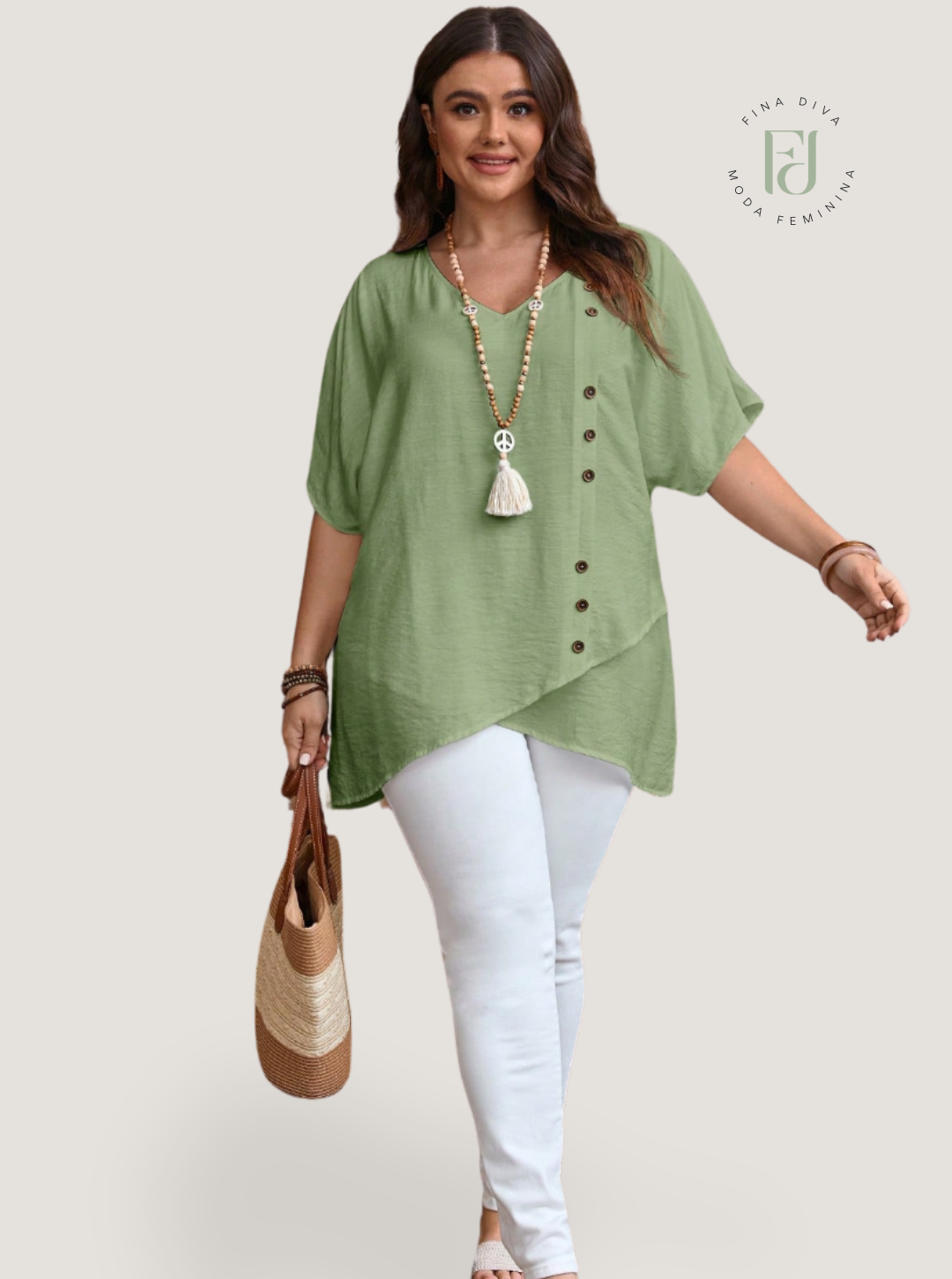 Blusa feminina gola V plus size Diana