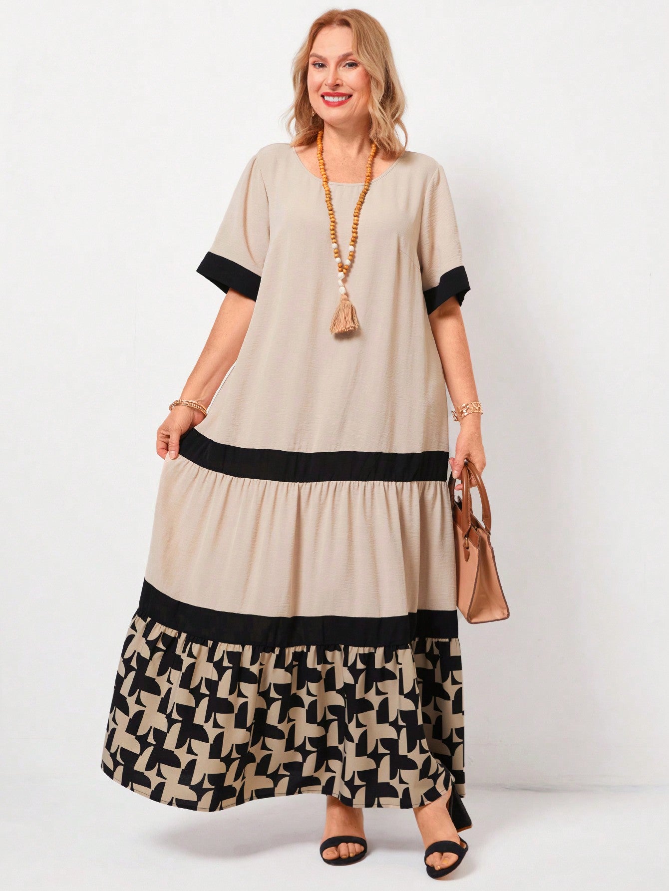 Vestido feminino elegante e moderno plus size Britanny