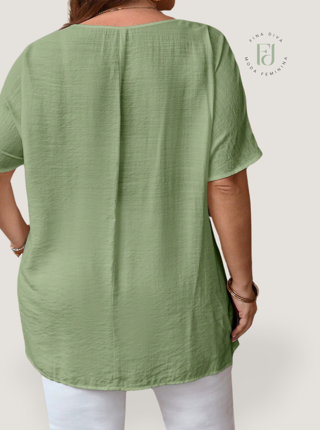 Blusa feminina gola V plus size Diana