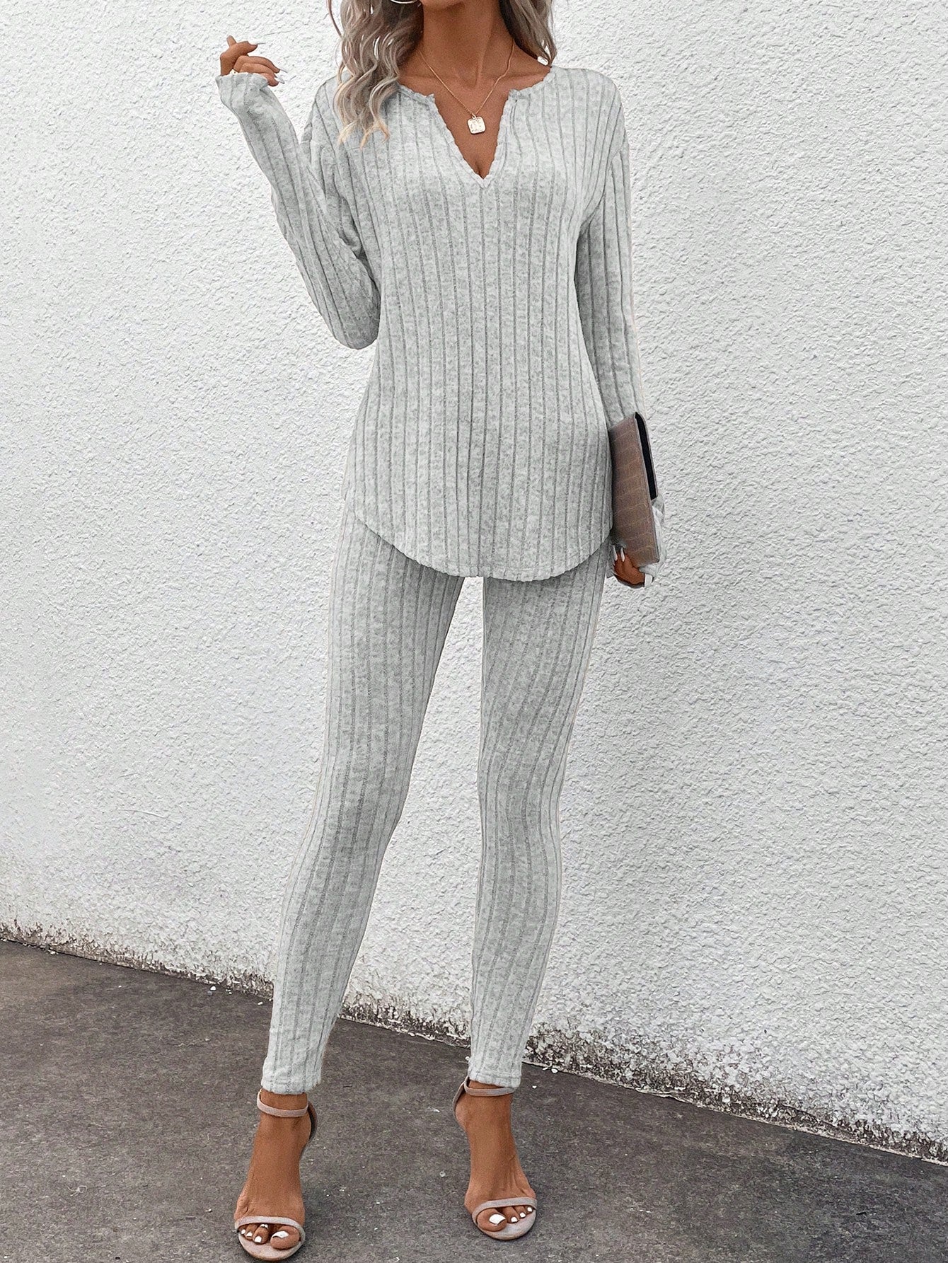 Conjunto Feminino canelado de calça e manga comprida Beatriz.