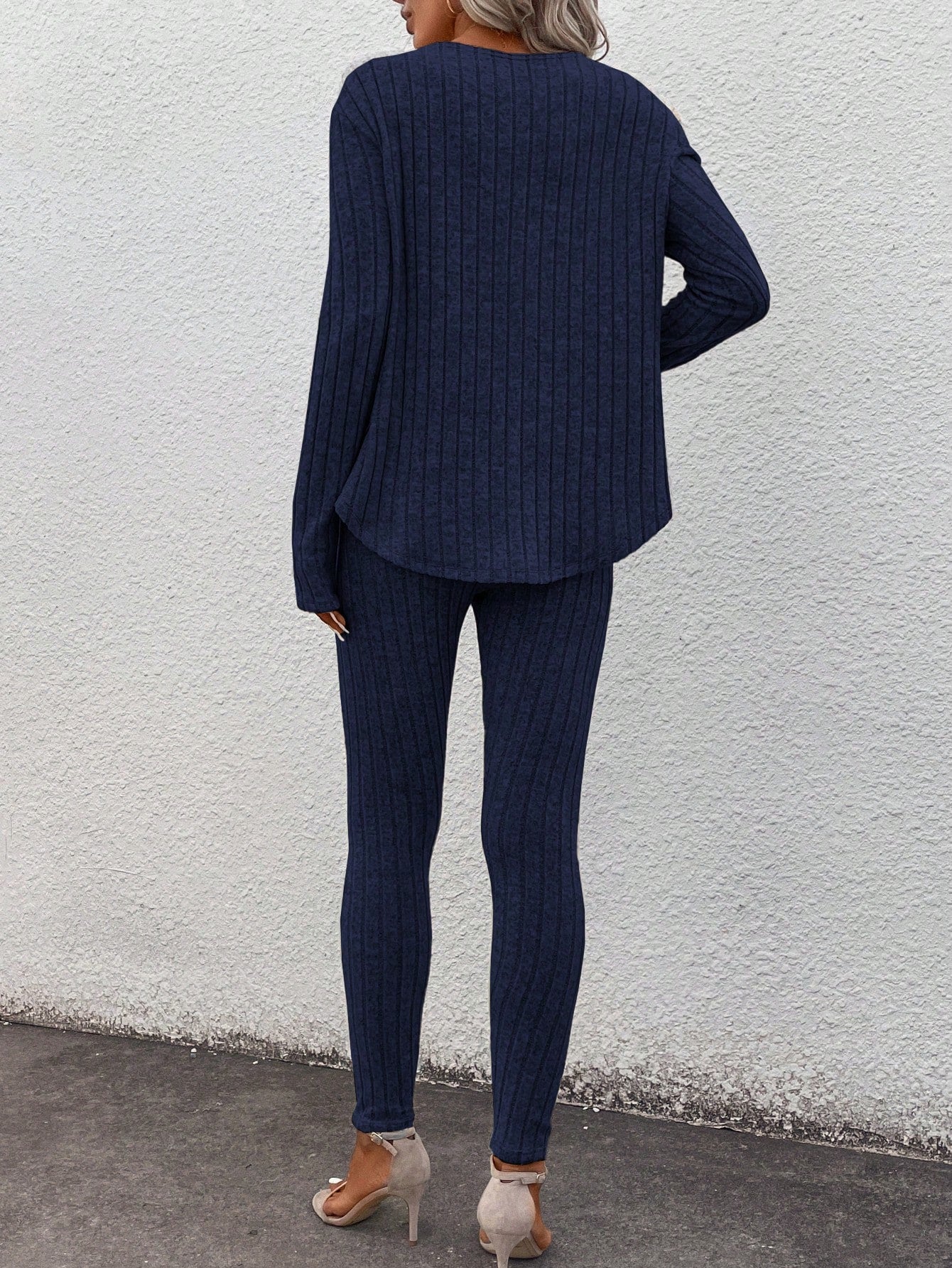 Conjunto Feminino canelado de calça e manga comprida Beatriz.