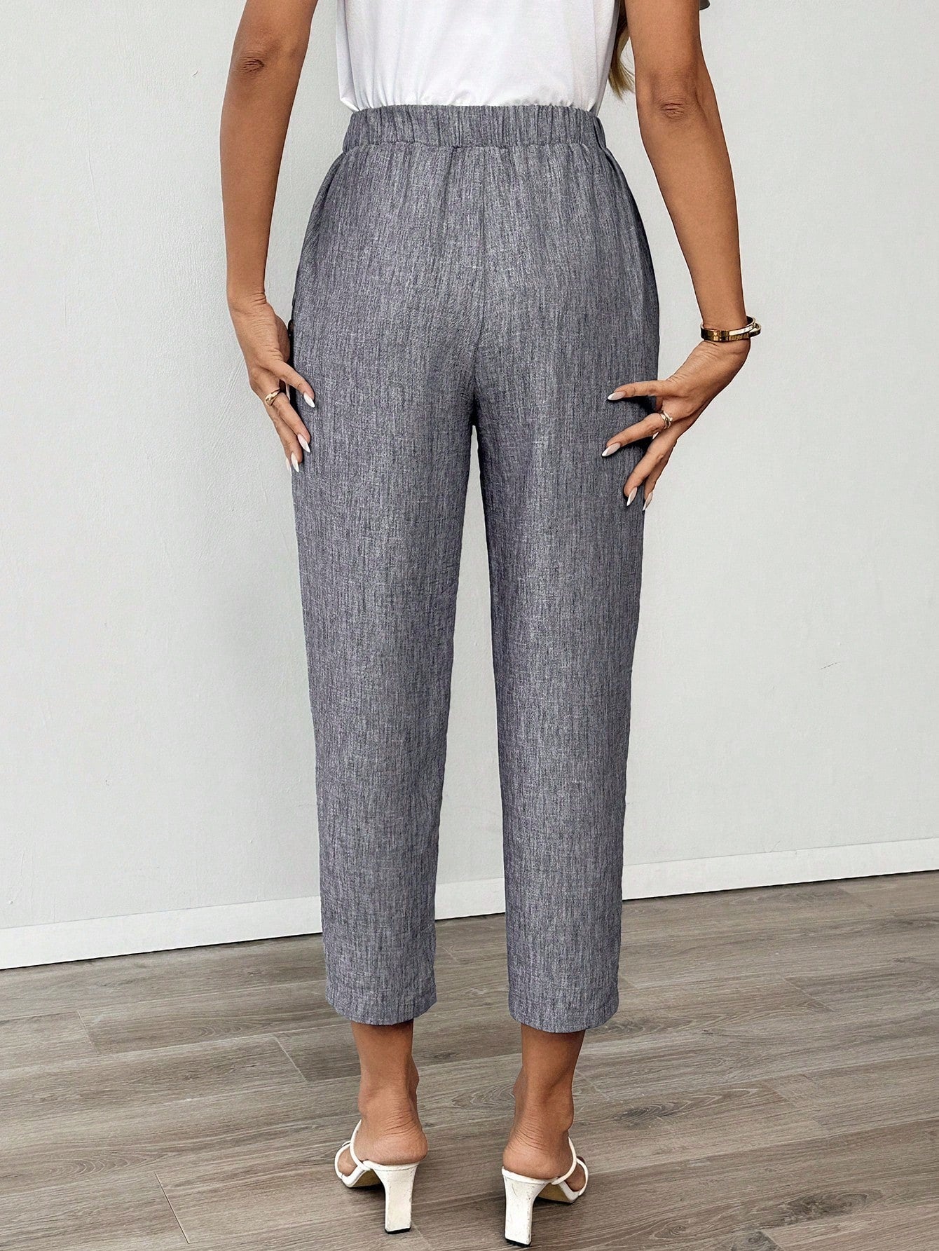 Calça Feminina com Elástico na Cintura e Bolsos Mariza