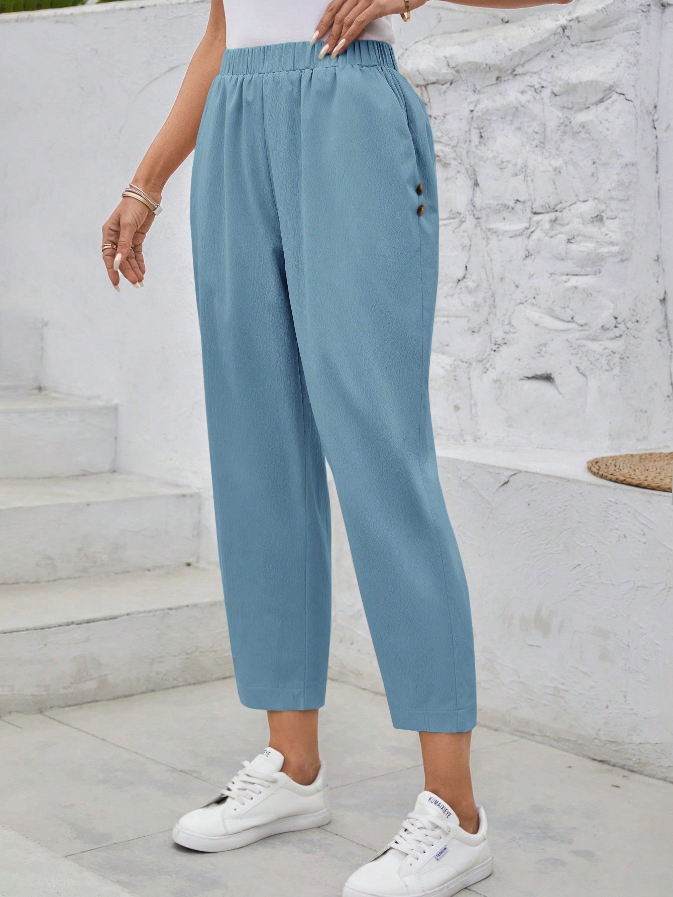 Calça Feminina com Elástico na Cintura e Bolsos Mariza