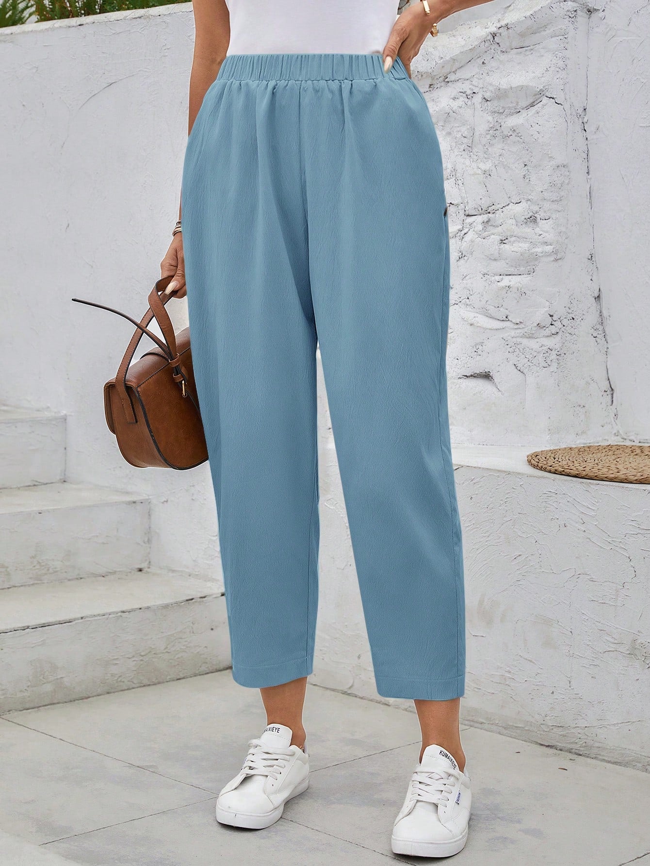 Calça Feminina com Elástico na Cintura e Bolsos Mariza