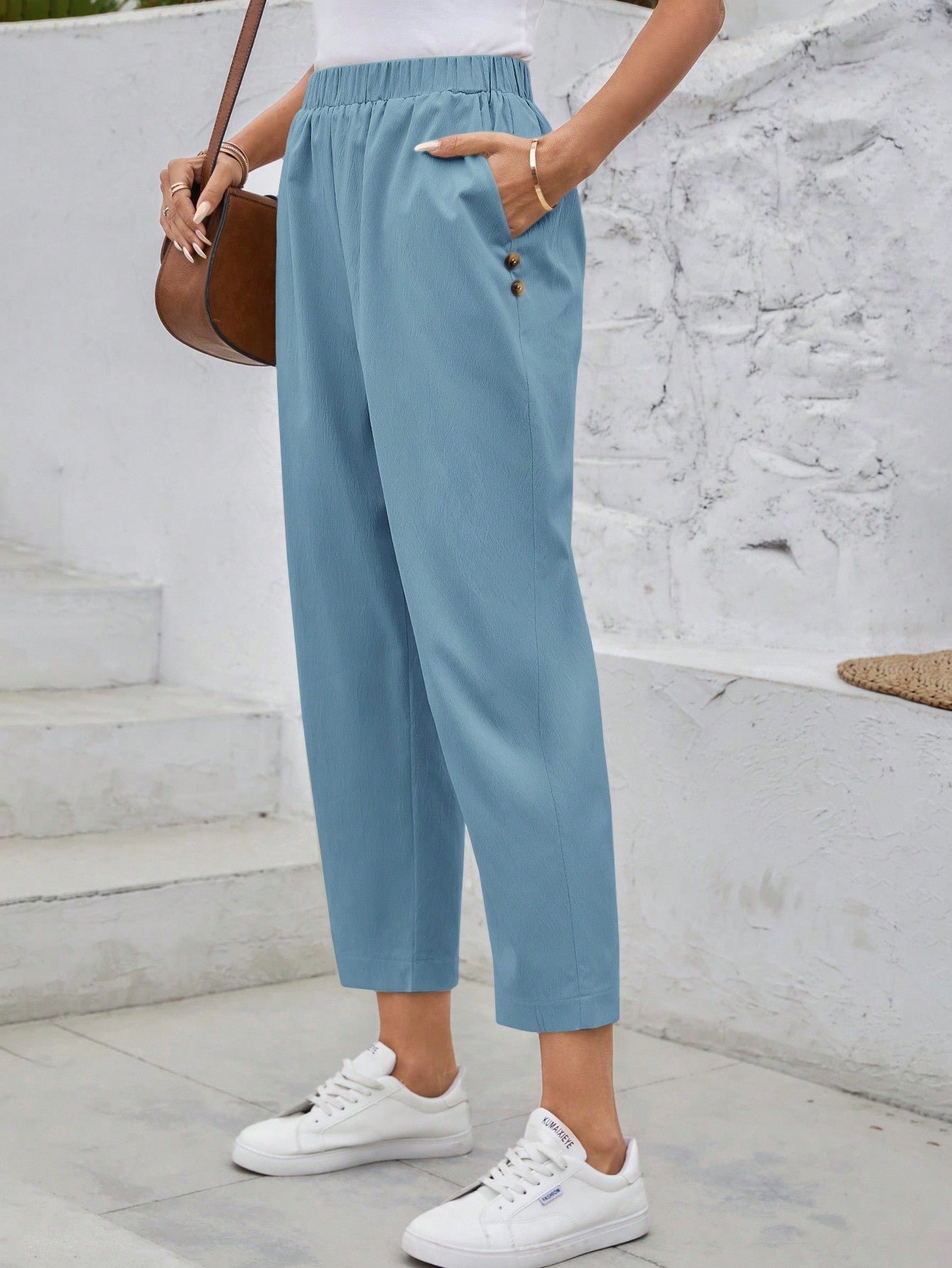 Calça Feminina com Elástico na Cintura e Bolsos Mariza