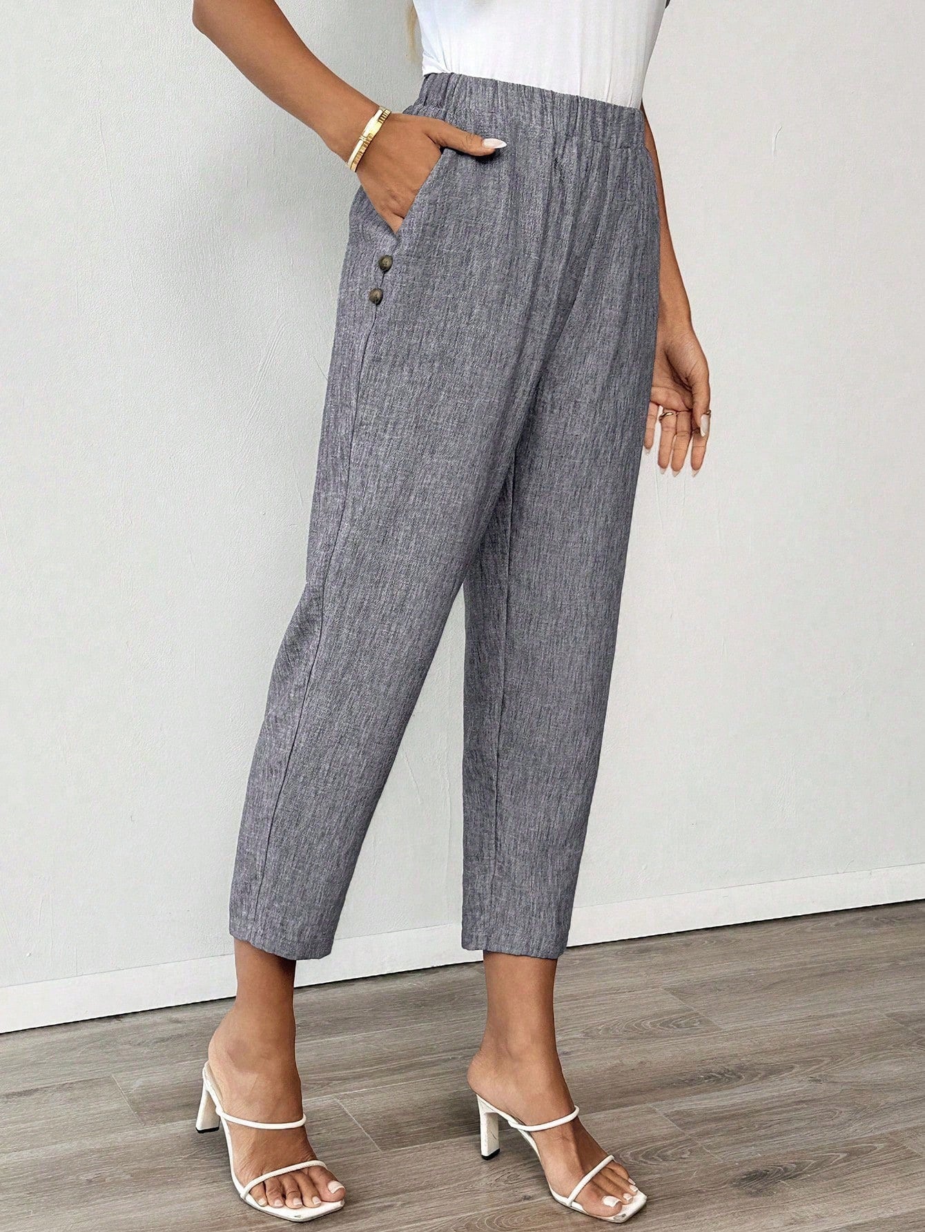 Calça Feminina com Elástico na Cintura e Bolsos Mariza