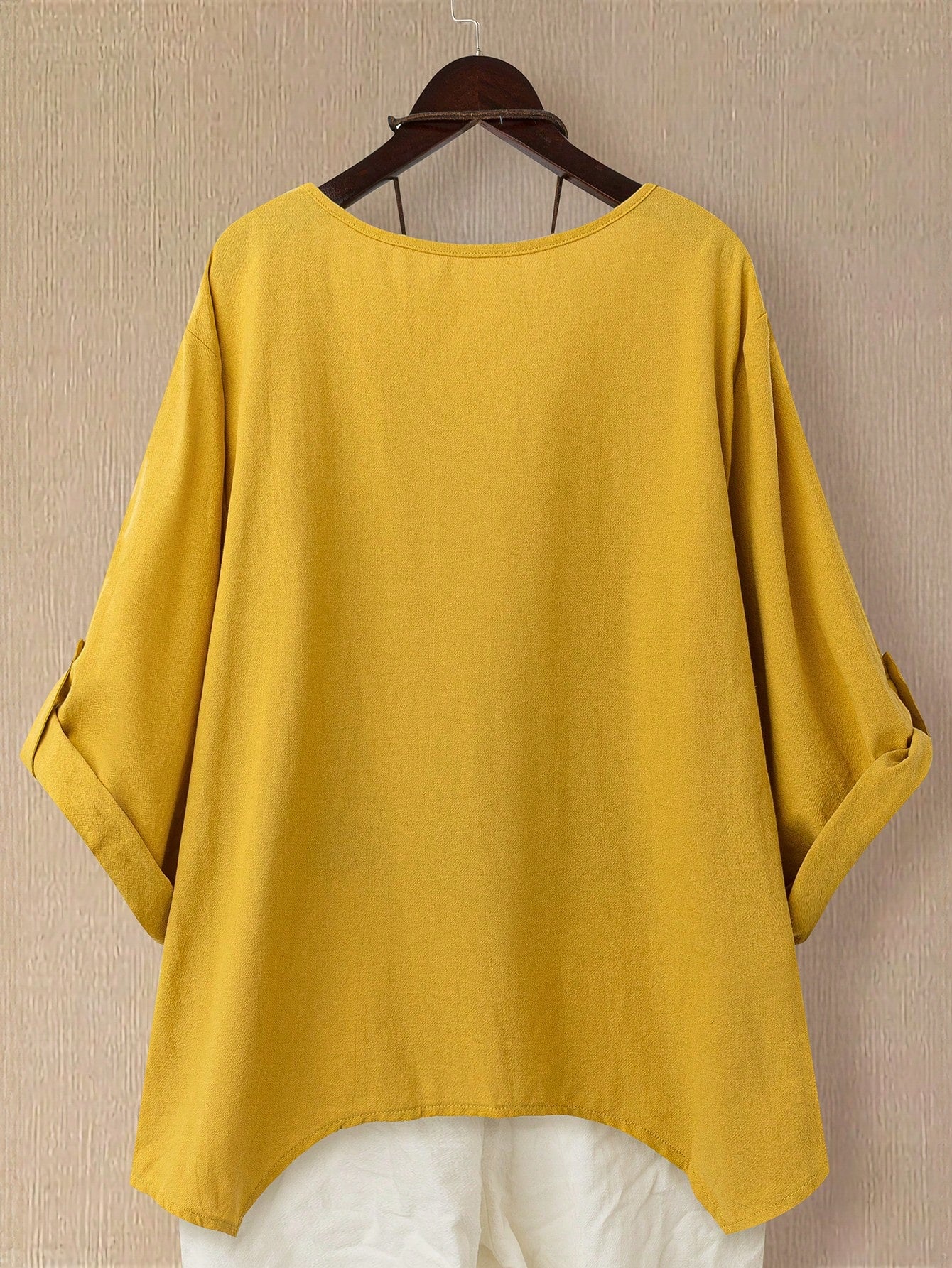 Camisa Feminina de Linho plus size Clarice.