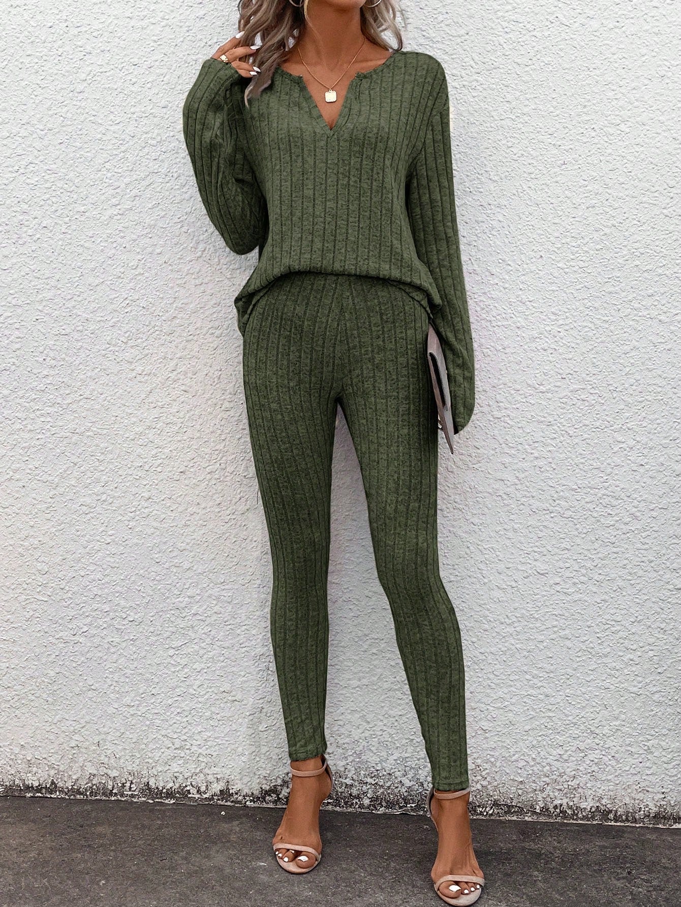 Conjunto Feminino canelado de calça e manga comprida Beatriz.