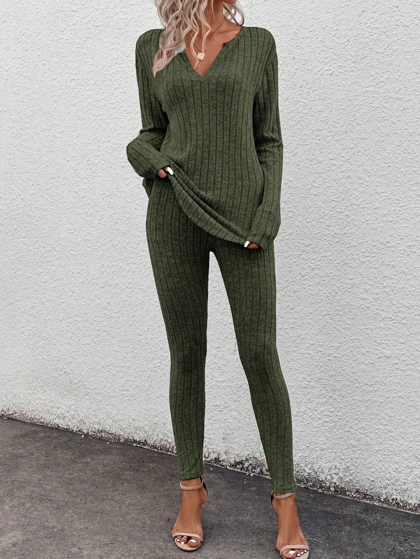 Conjunto Feminino canelado de calça e manga comprida Beatriz.
