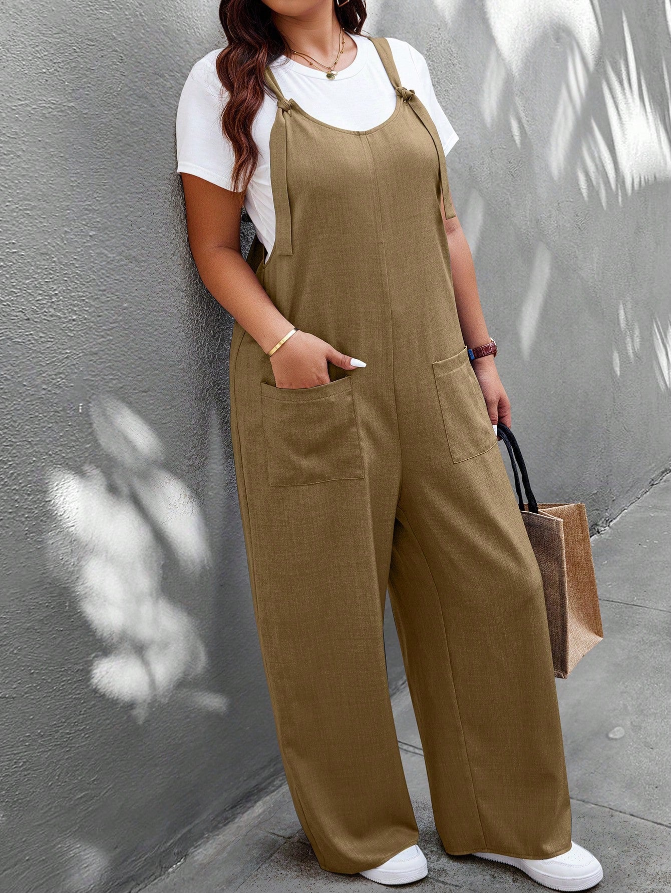 Macacão feminina com Bolsos Duplos Sem Camiseta plus size Dominique.