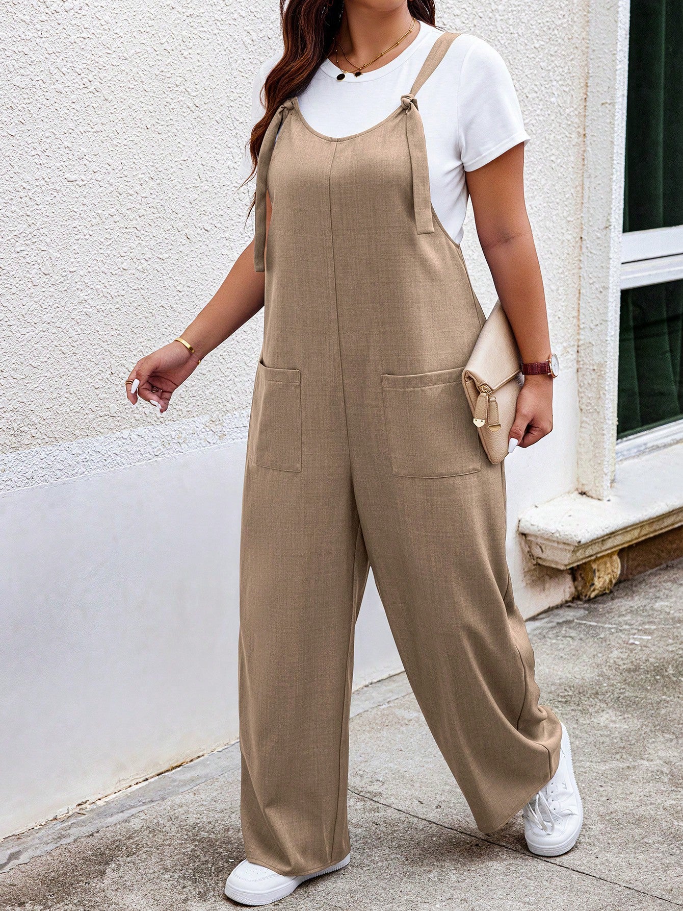 Macacão feminina com Bolsos Duplos Sem Camiseta plus size Dominique.
