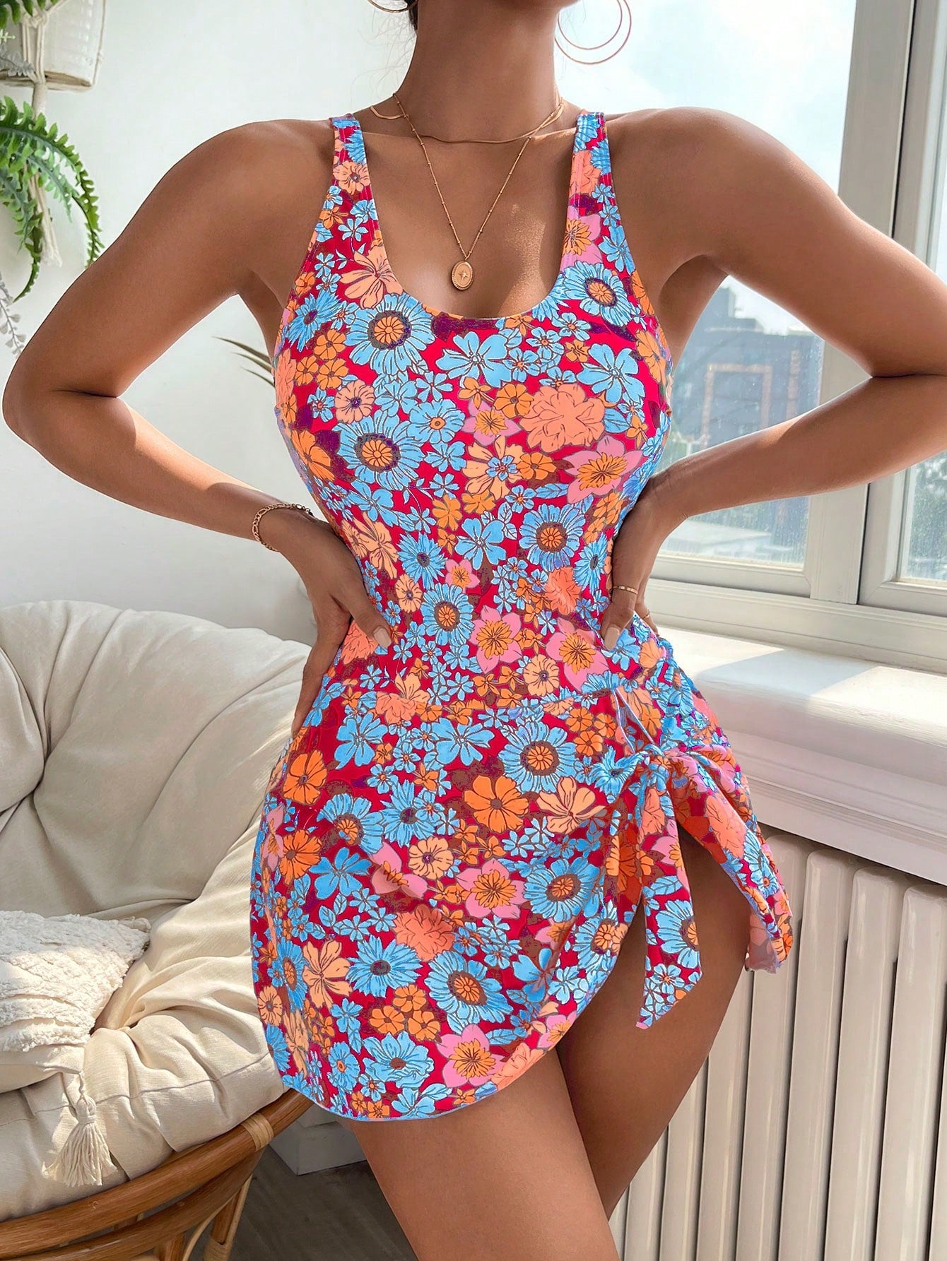 Maiô Feminino tipo Vestido Decote U Florido.