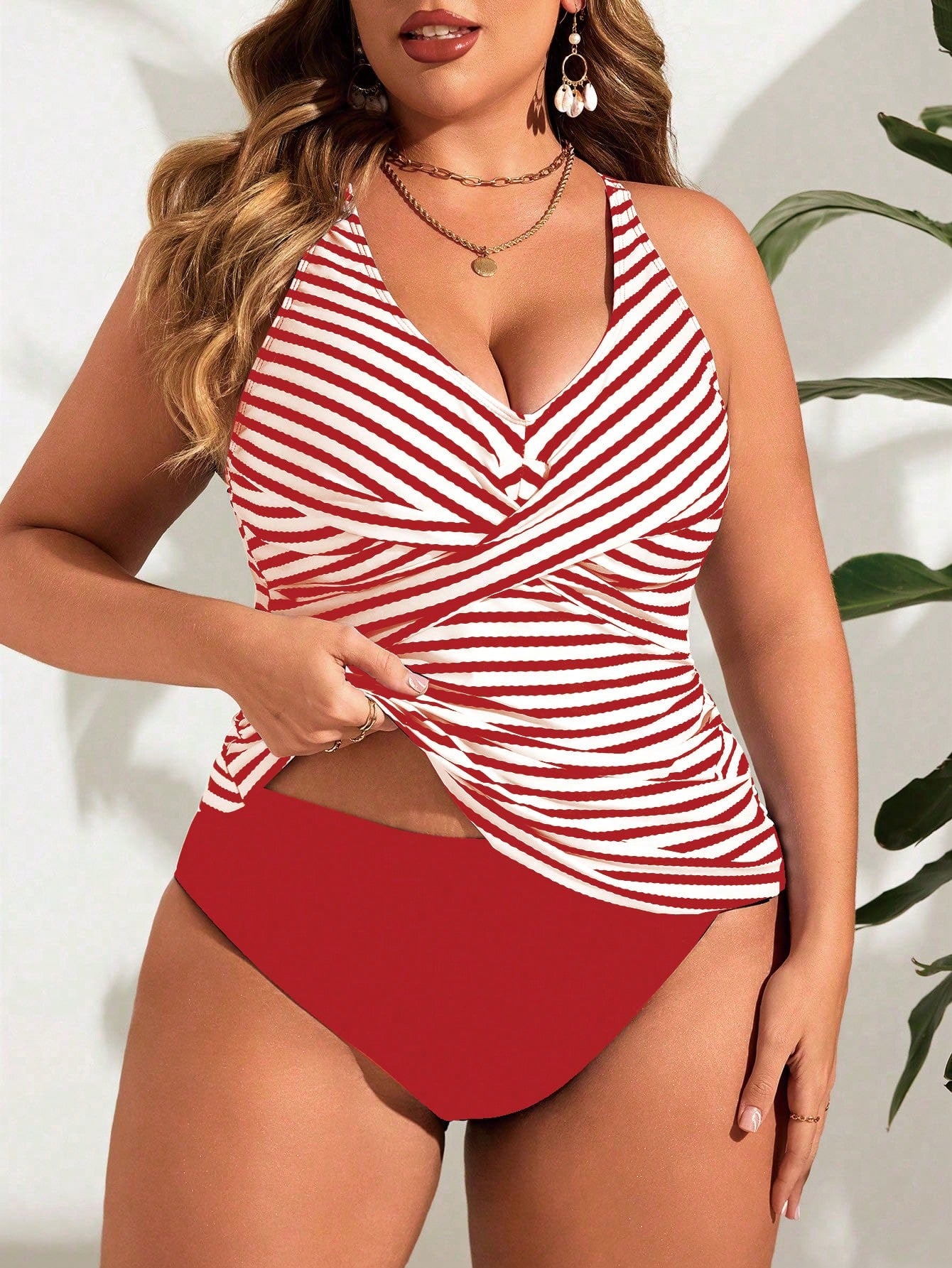Tankini feminino listrado cintura alta Jady. Plus Size