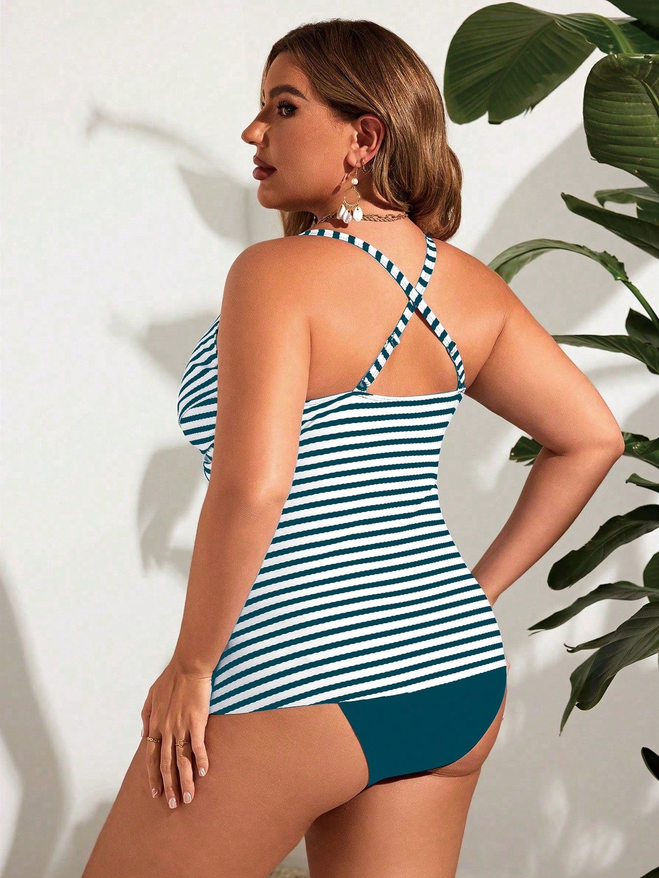 Tankini feminino listrado cintura alta Jady. Plus Size