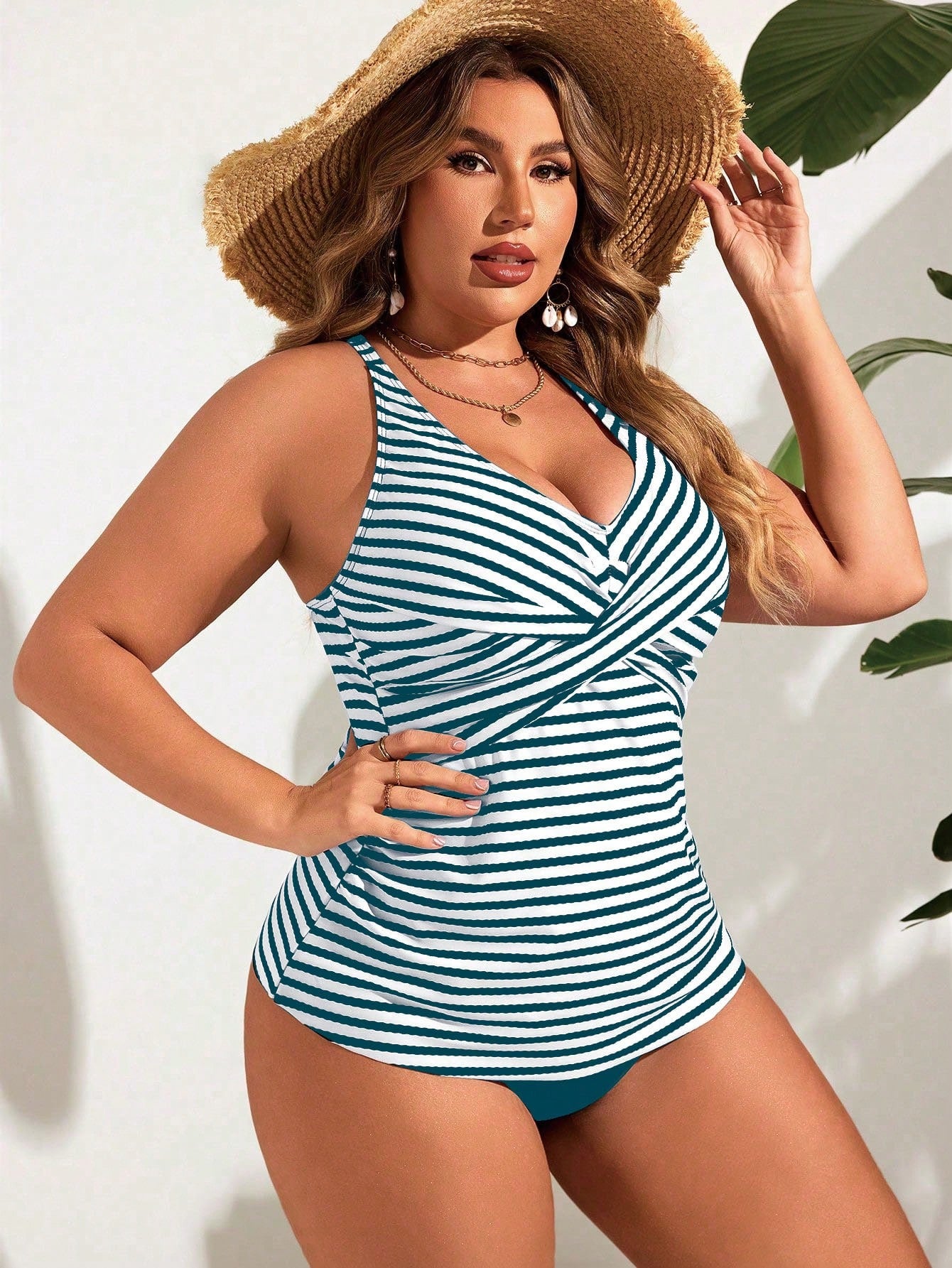 Tankini feminino listrado cintura alta Jady. Plus Size