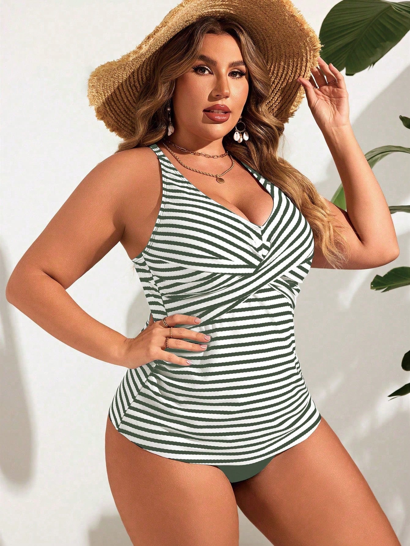 Tankini feminino listrado cintura alta Jady. Plus Size