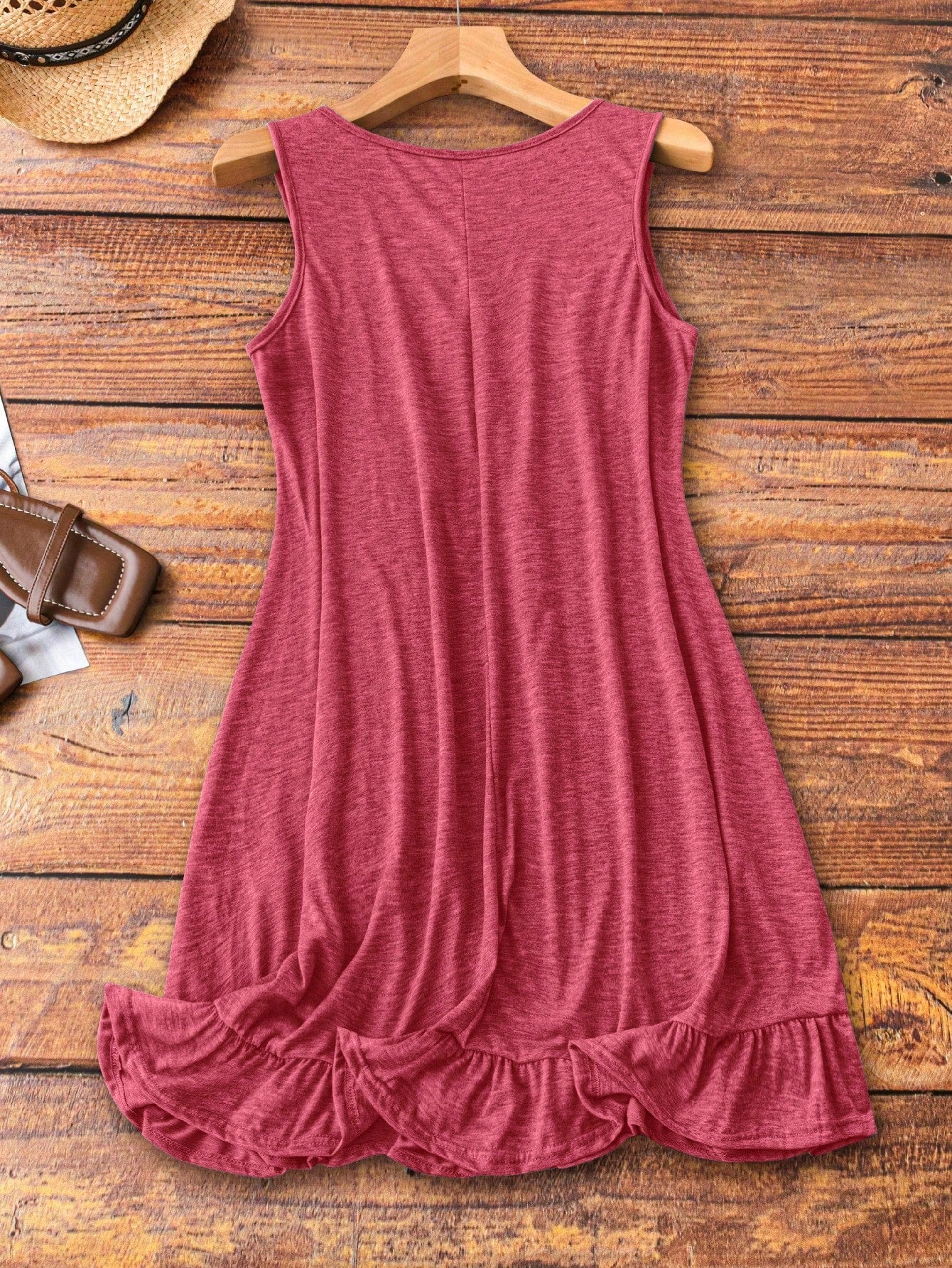 Vestido Feminino confortável plissado sem mangas Plus Size Suzi.