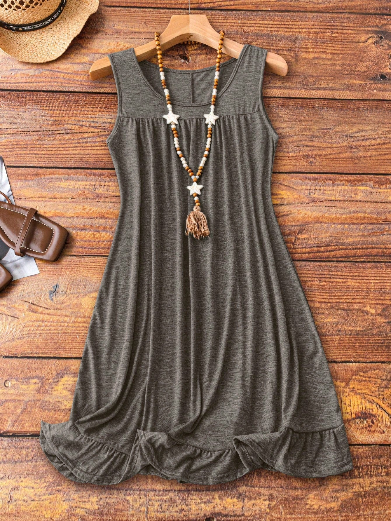 Vestido Feminino confortável plissado sem mangas Plus Size Suzi.