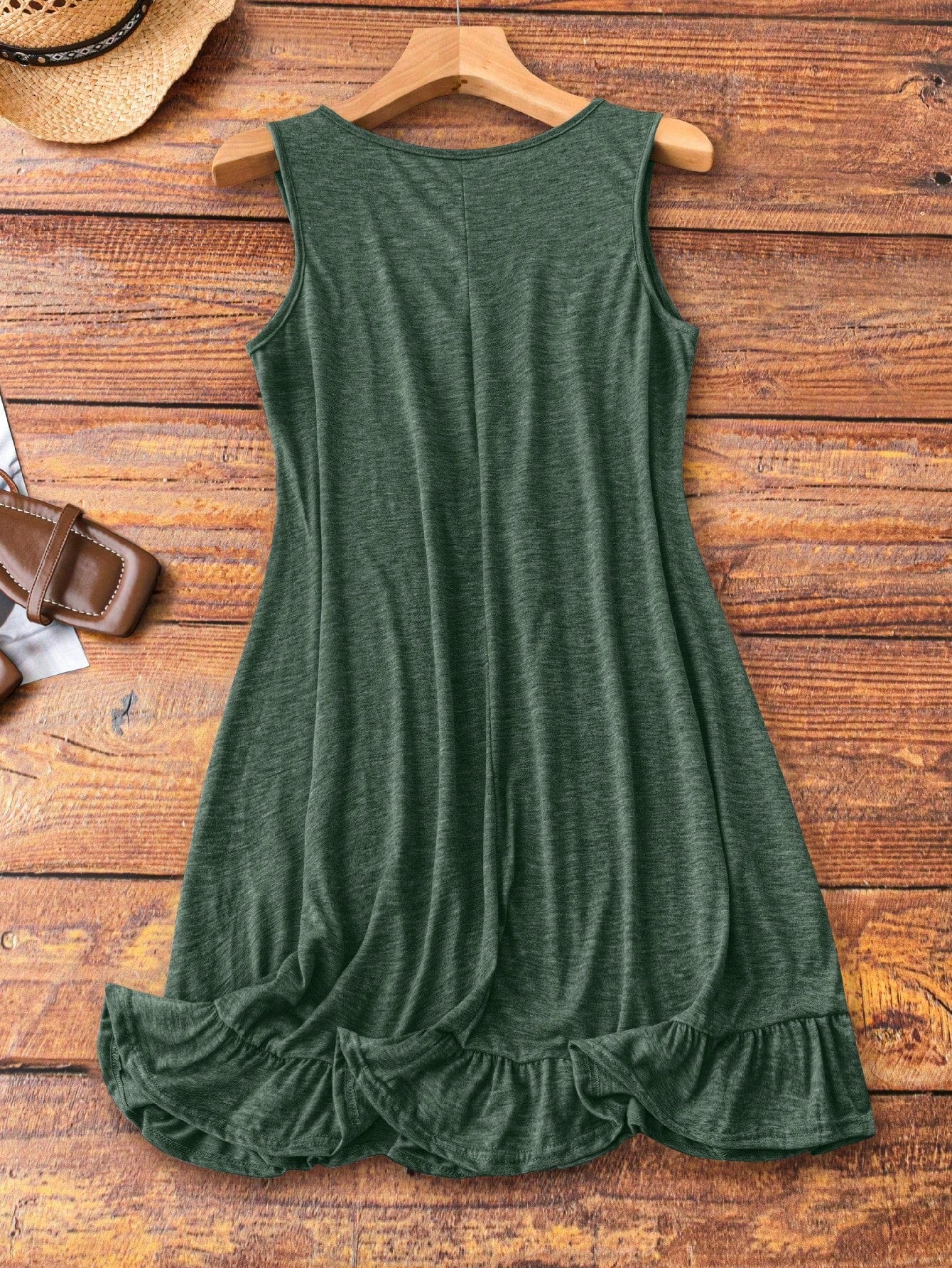 Vestido Feminino confortável plissado sem mangas Plus Size Suzi.