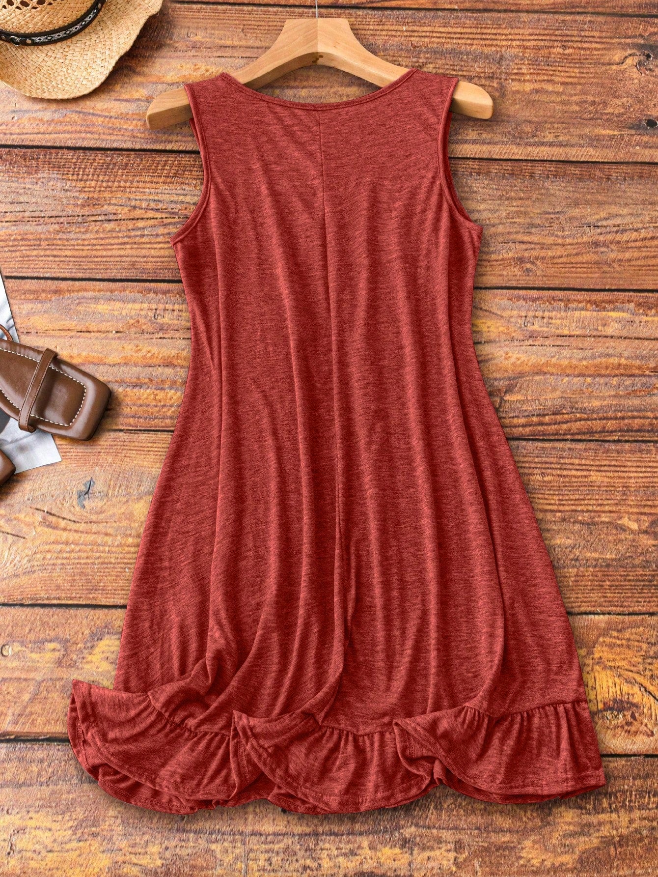 Vestido Feminino confortável plissado sem mangas Plus Size Suzi.