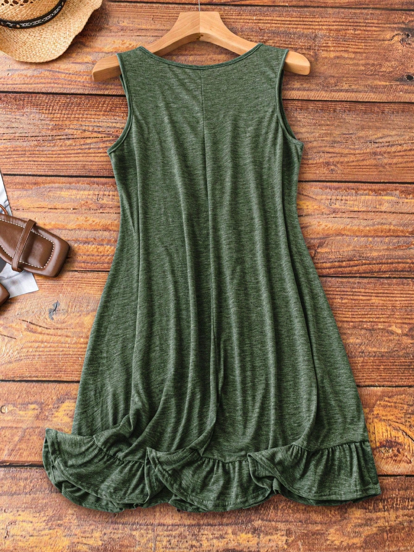 Vestido Feminino confortável plissado sem mangas Plus Size Suzi.