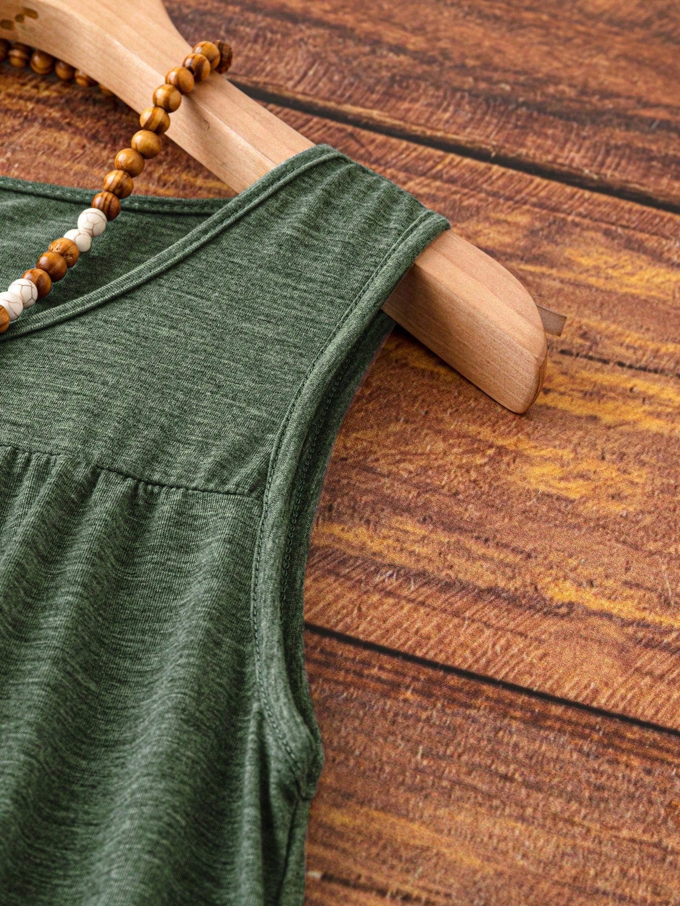 Vestido Feminino confortável plissado sem mangas Plus Size Suzi.