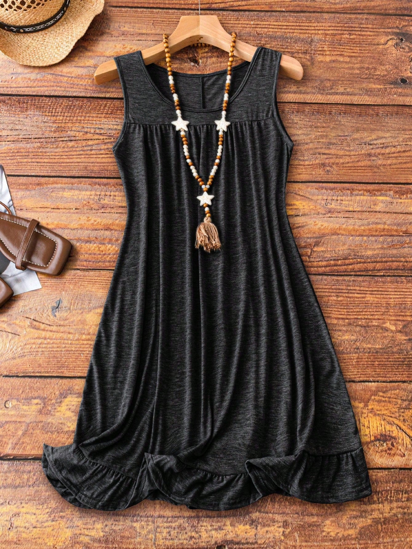 Vestido Feminino confortável plissado sem mangas Plus Size Suzi.