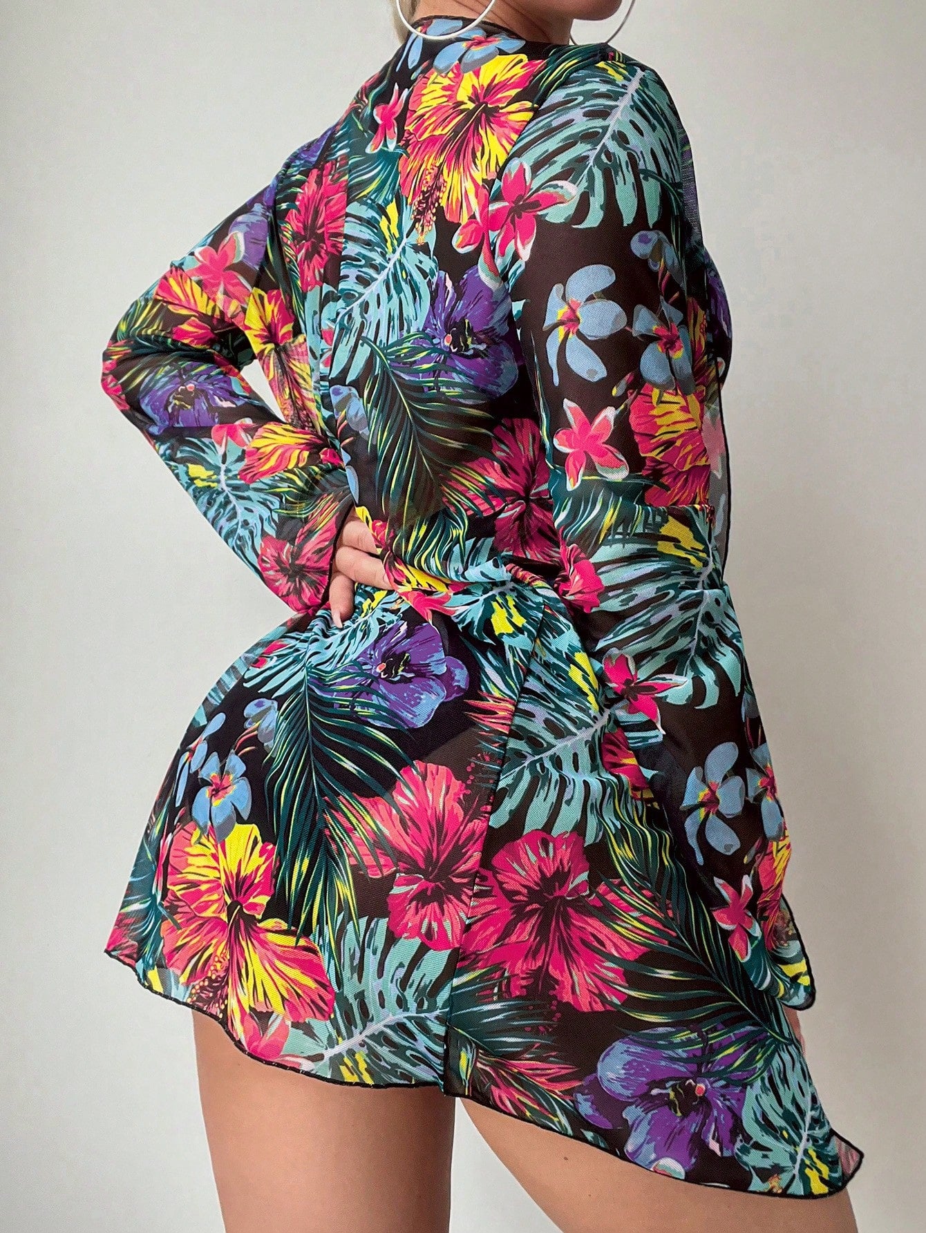 Maiô feminino com saída de praia e detalhe na cintura Amazonia