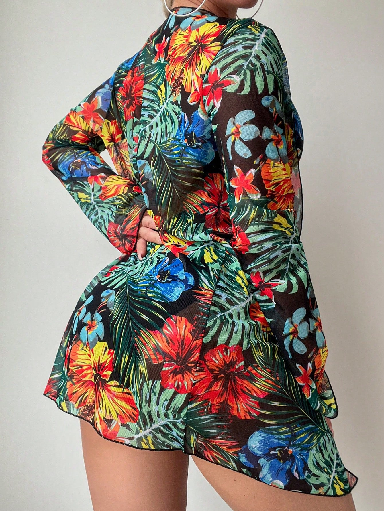 Maiô feminino com saída de praia e detalhe na cintura Amazonia
