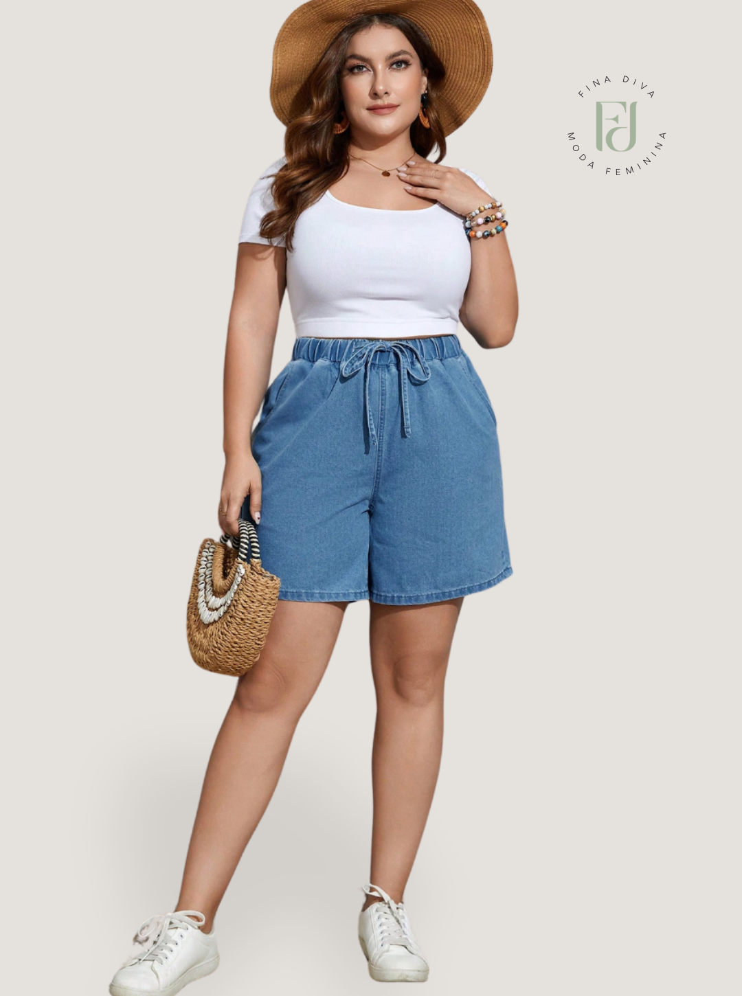 Bermuda feminina de jeans plus size Evelyn.
