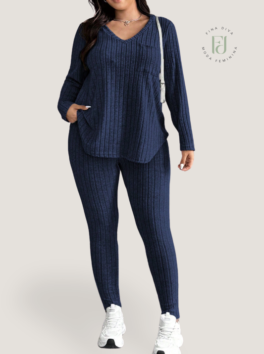 Conjunto Feminino de Blusa com Decote em V e Calça plus size Emilie.