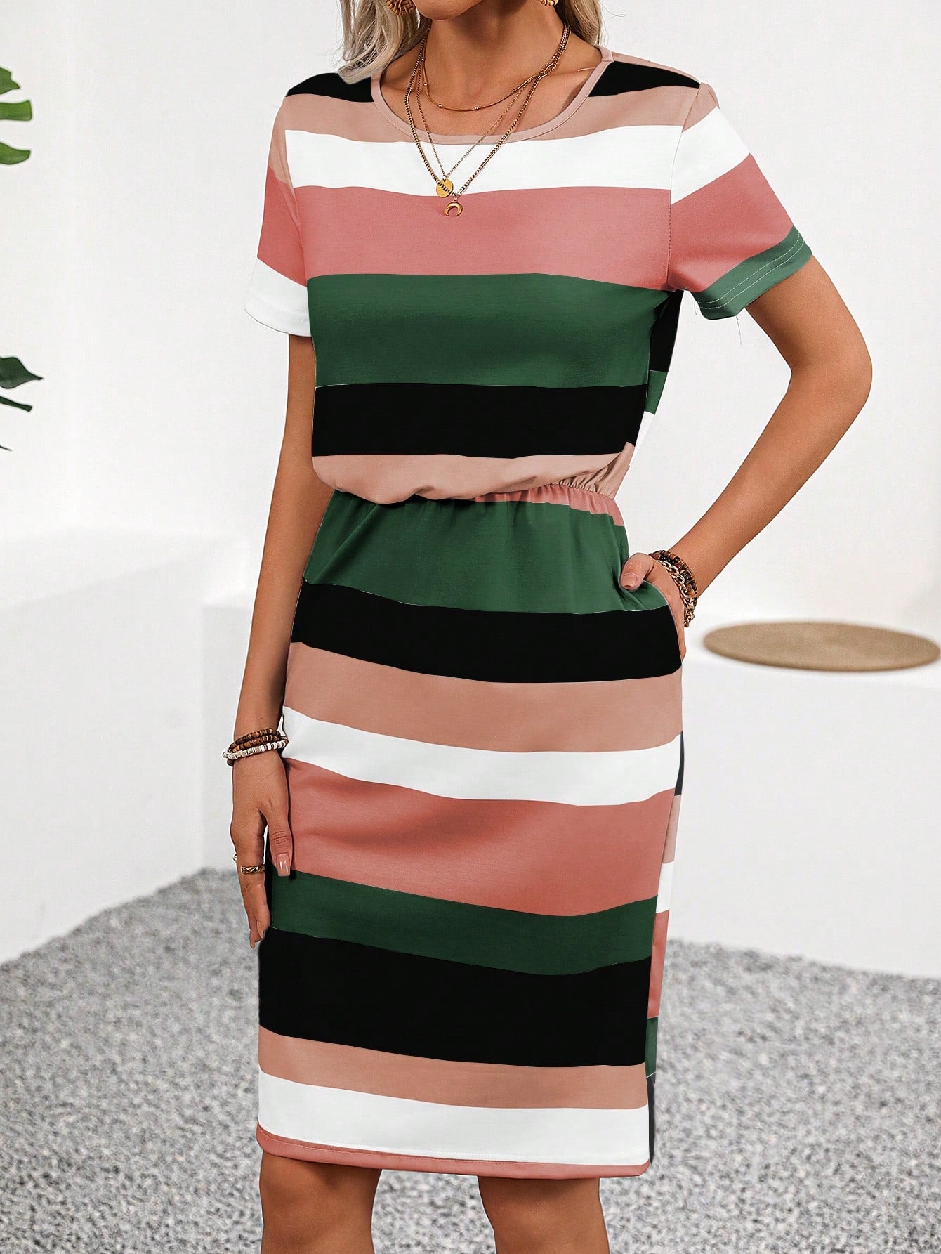 Vestido Feminino  listrado manga curta Adela.