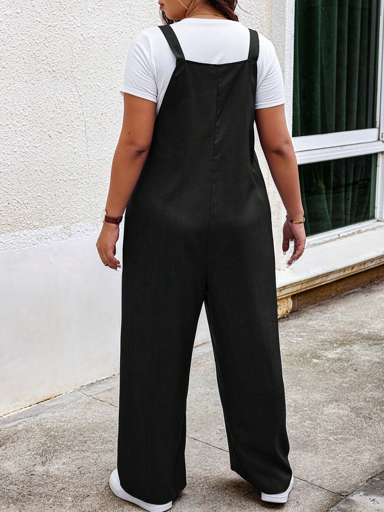 Macacão feminina com Bolsos Duplos Sem Camiseta plus size Dominique.