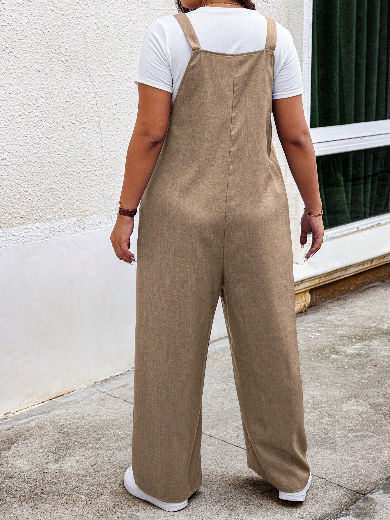 Macacão feminina com Bolsos Duplos Sem Camiseta plus size Dominique.