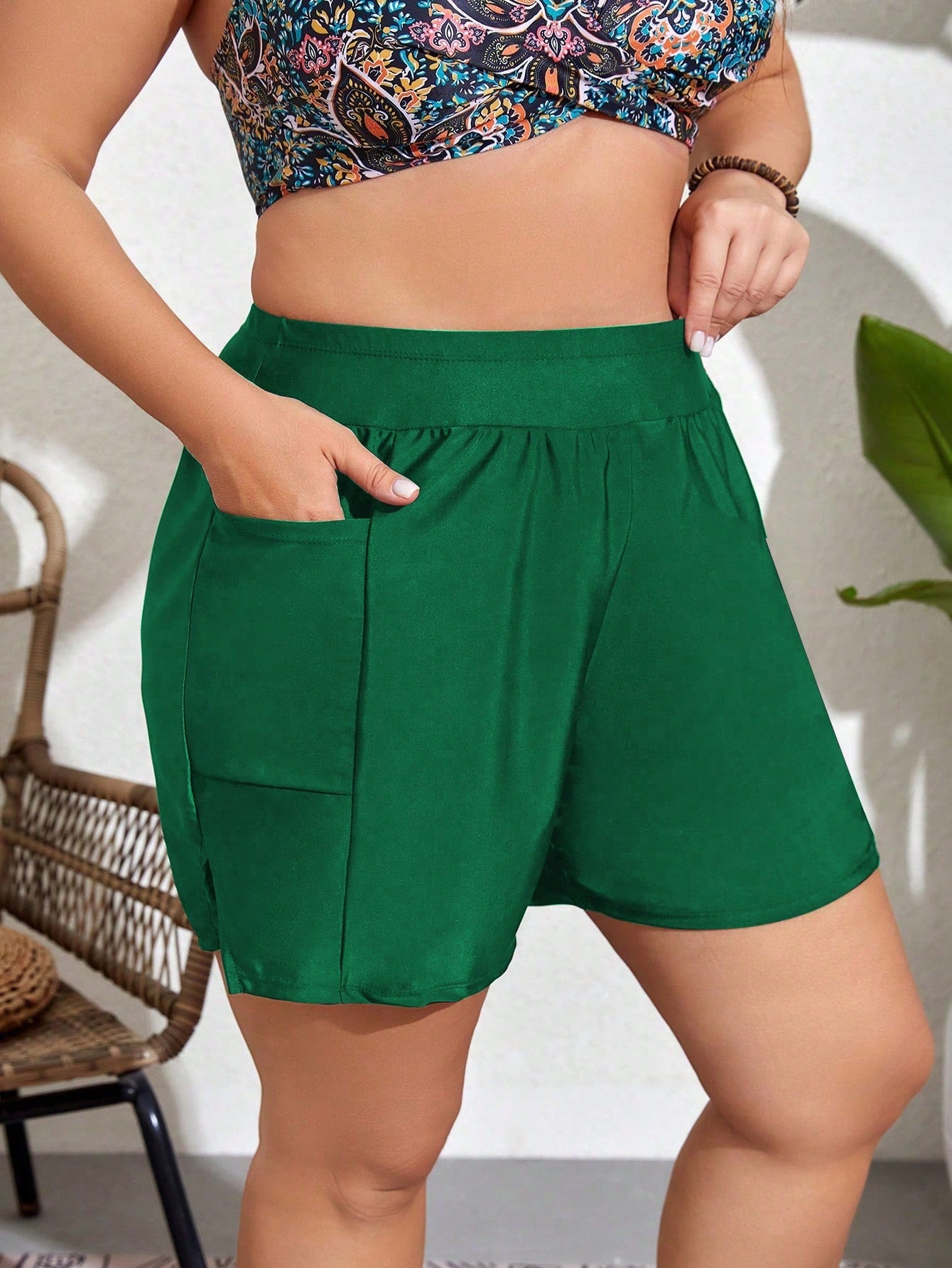 Short Feminino  de Praia com bolso Lateral. Plus Size