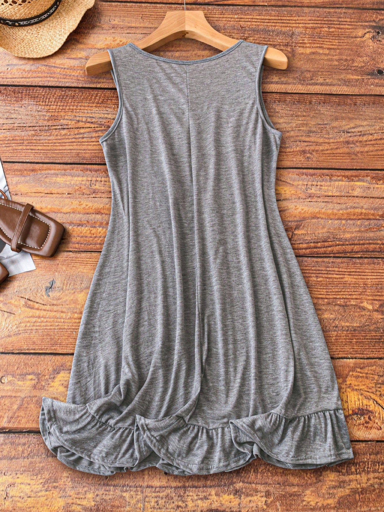 Vestido Feminino confortável plissado sem mangas Plus Size Suzi.